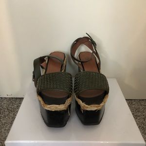 SPORTMAX platforms